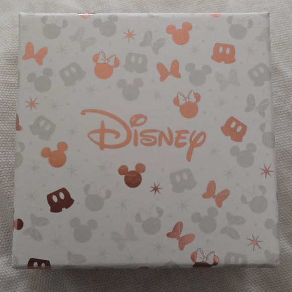 Disney Minnie mouse charm / pendant / necklace - Picture 3 of 6